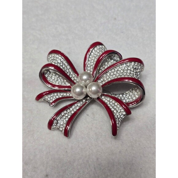CAROLEE Bow brooch faux pearls & Crystals - Picture 1 of 3
